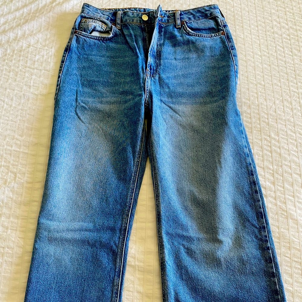 capri torn jeans